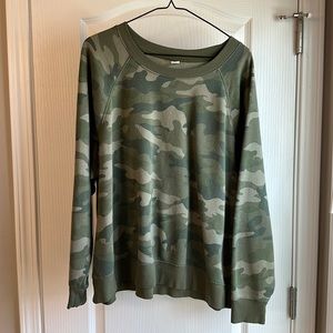 Old Navy camo sweatshirt